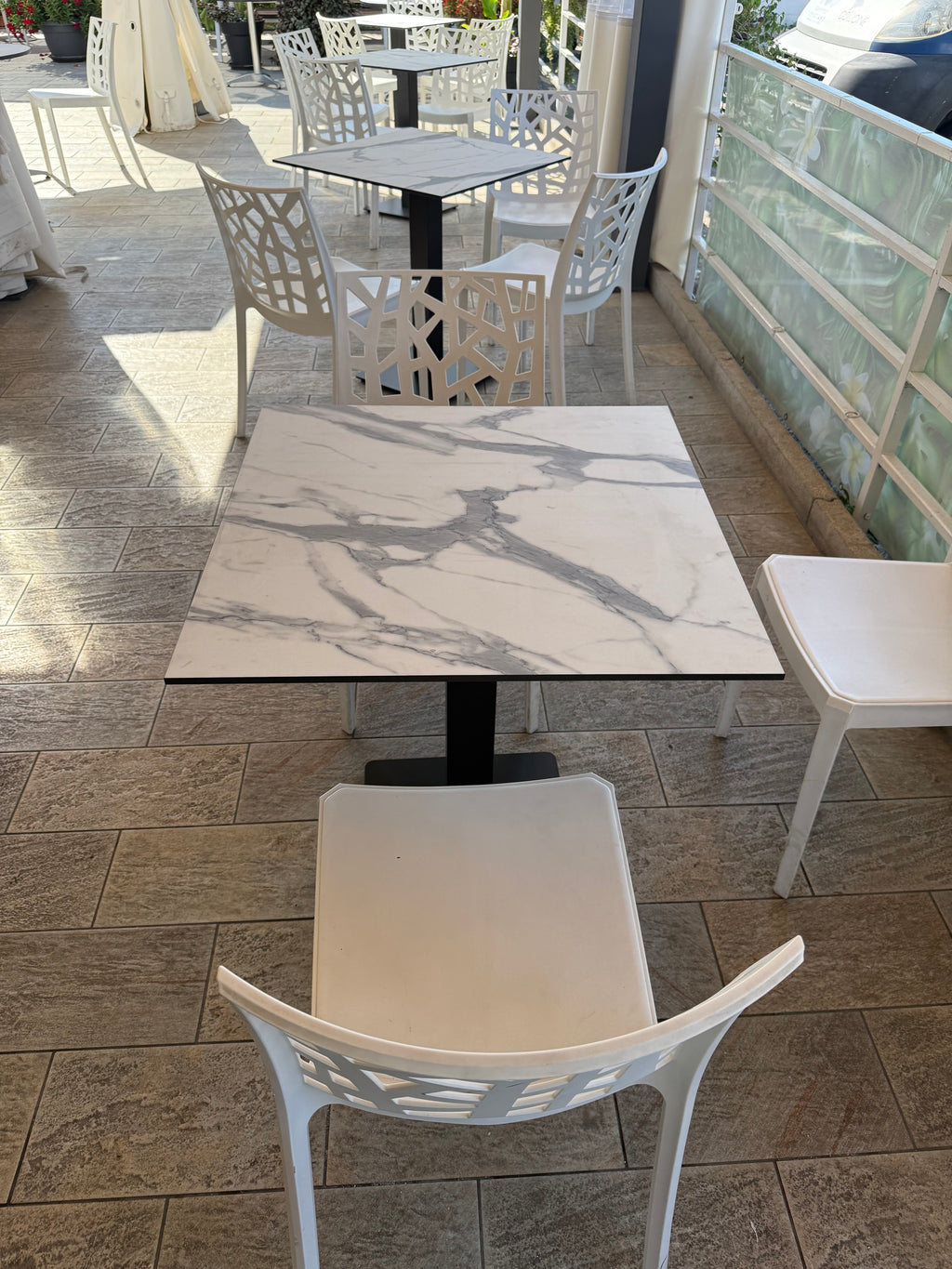TAVOLO BASE IN FERRO + PIANO HPL MARMO GRIGIO