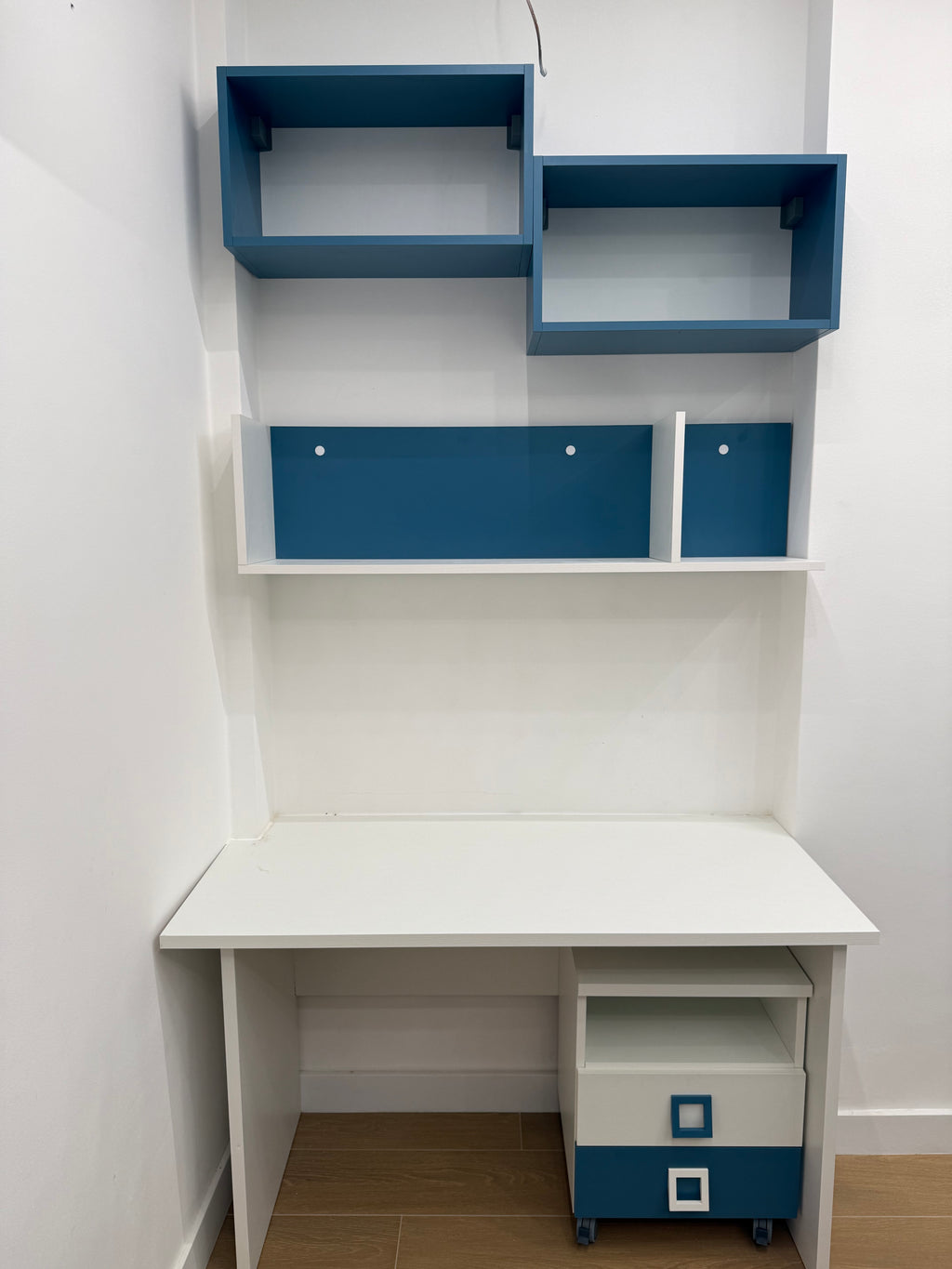 CAMERETTA REALIZZATA SU MISURA BIANCO /BLU ACCAIO