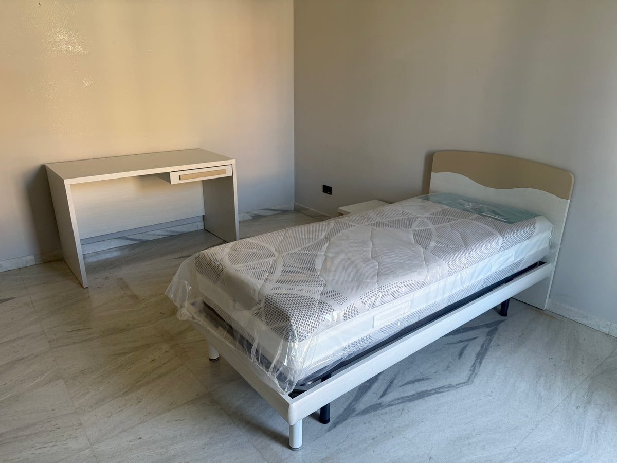 CAMERERETTA COMPLETA CON SCRIVANIA ROSA