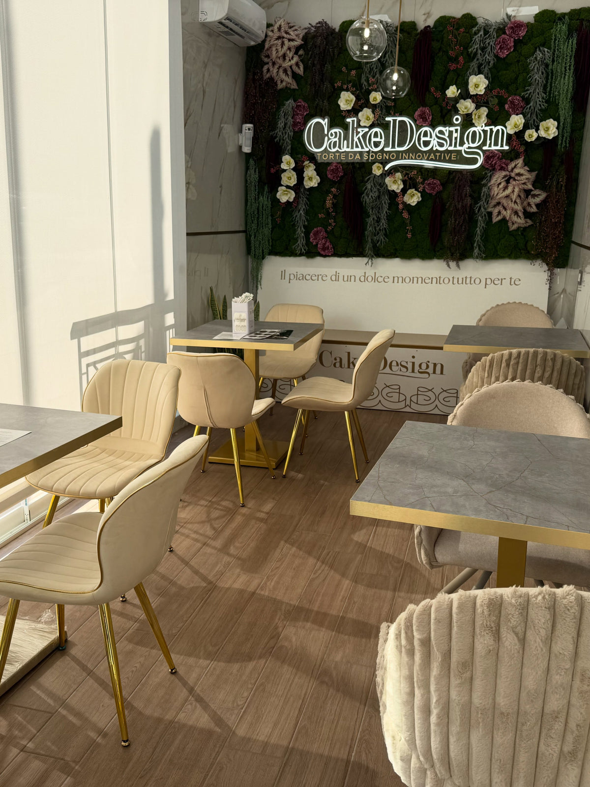 TAVOLO BAR CON BASE ORO PIANO 80x80