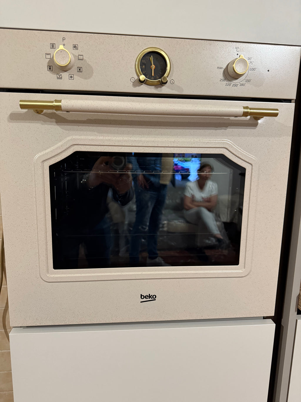 BEKO FORNO INCASSO   
60 cm RBIM19200AVD