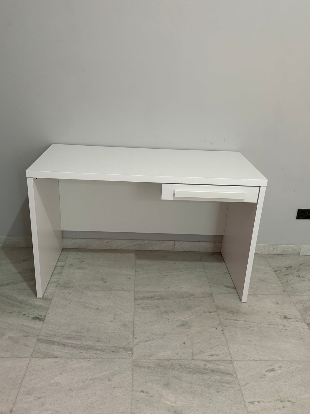 CAMERERETTA COMPLETA CON SCRIVANIA ROSA