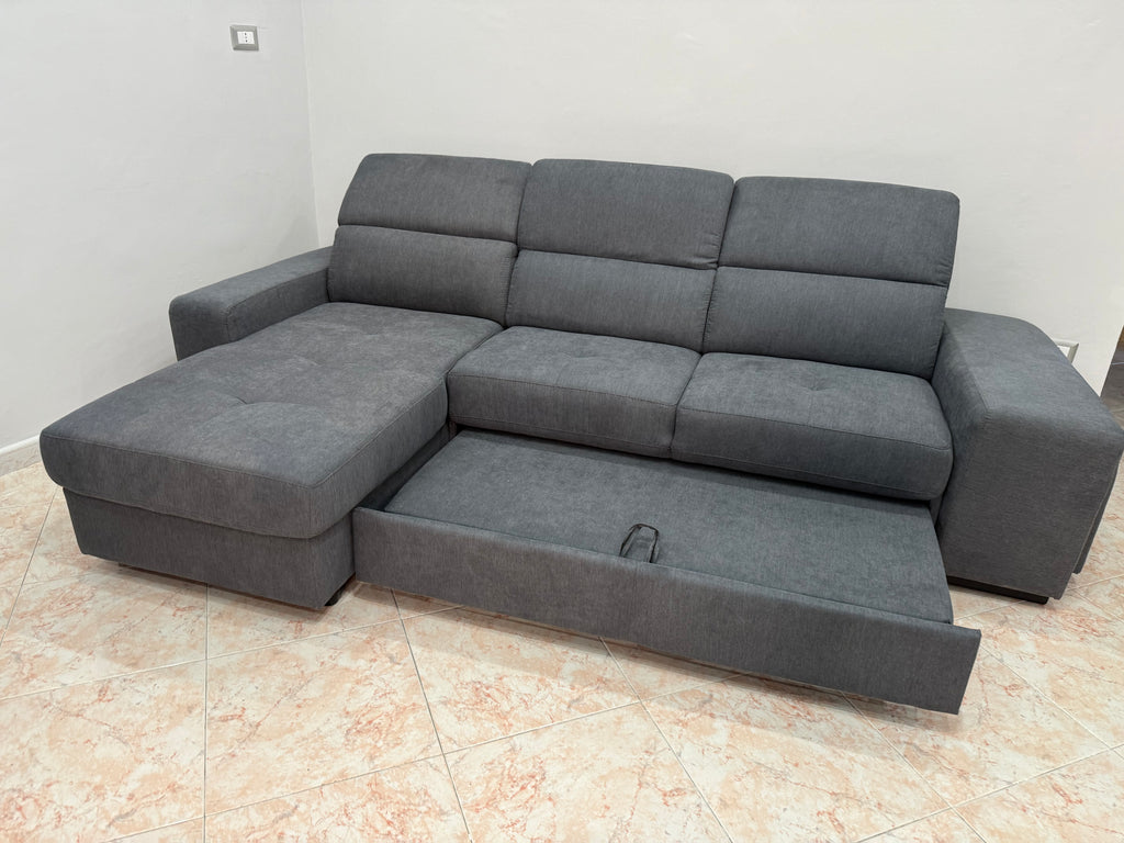 DIVANO CON PENISOLA E POUFF CONTENITORE