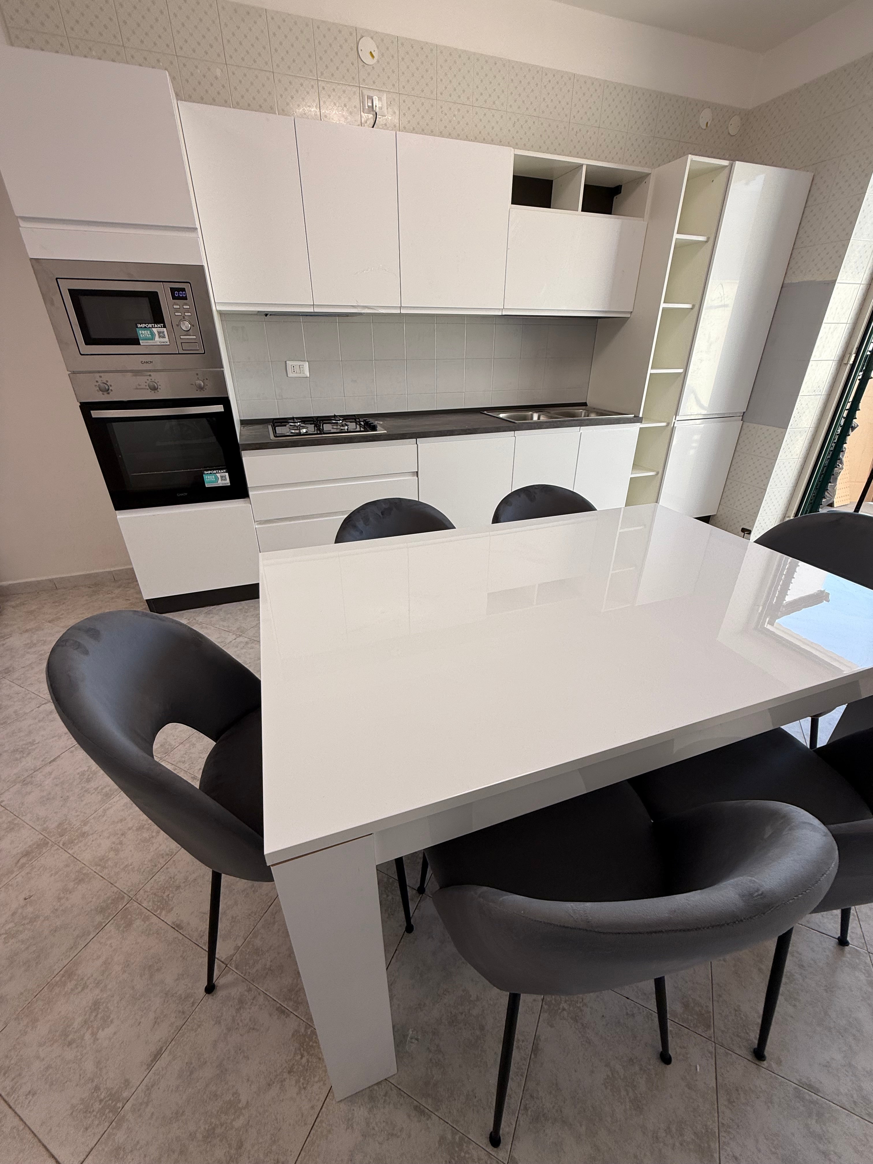 CUCINA BIANCO LUCIDO 3,90 MT PRONTA CONSEGNA