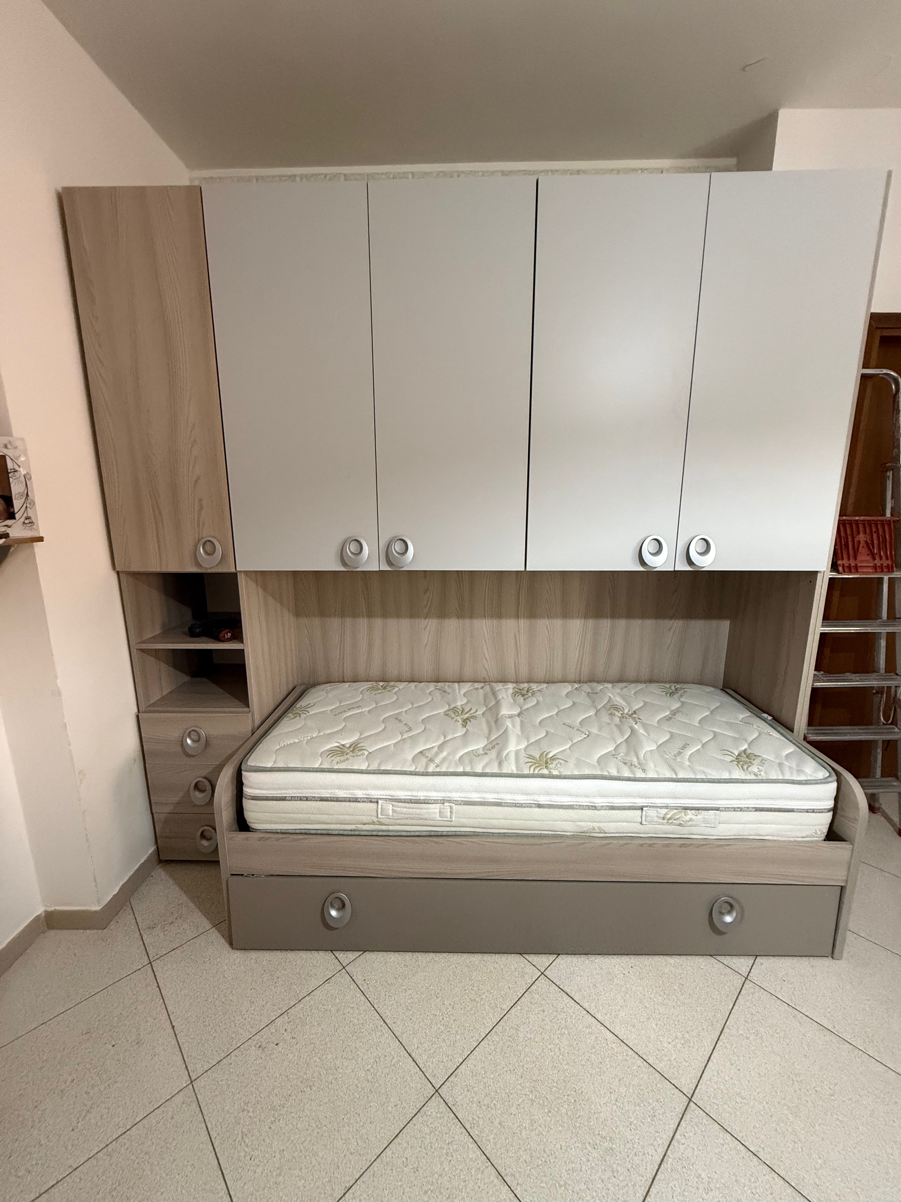 CAMERETTA A PONTE REALIZZATA SU MISURA OLMO 246xH247x58