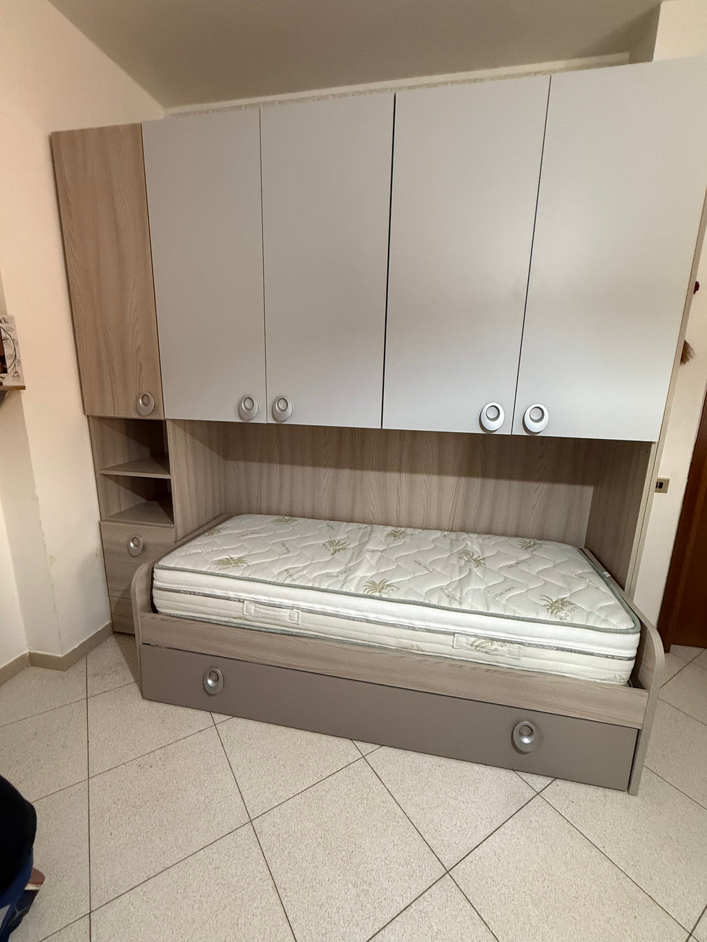 CAMERETTA A PONTE REALIZZATA SU MISURA OLMO 246xH247x58