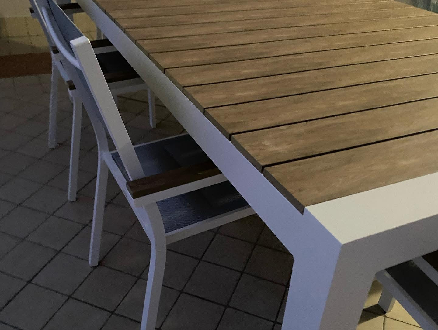 TAVOLO SANTORINI Allung. 225/295x100 cm+ 6 POLTRONE SANTORINI