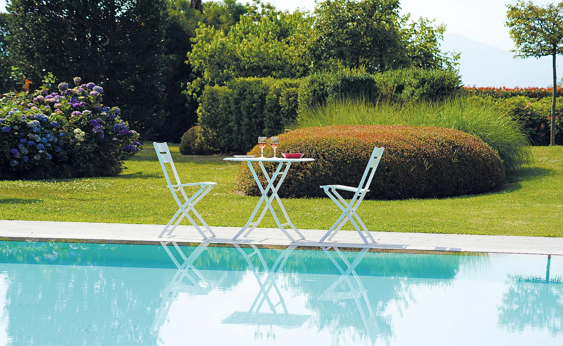 TAVOLO LUCCA IN ALLUMINIO PIEGHEVOLE 60X60 BIANCO